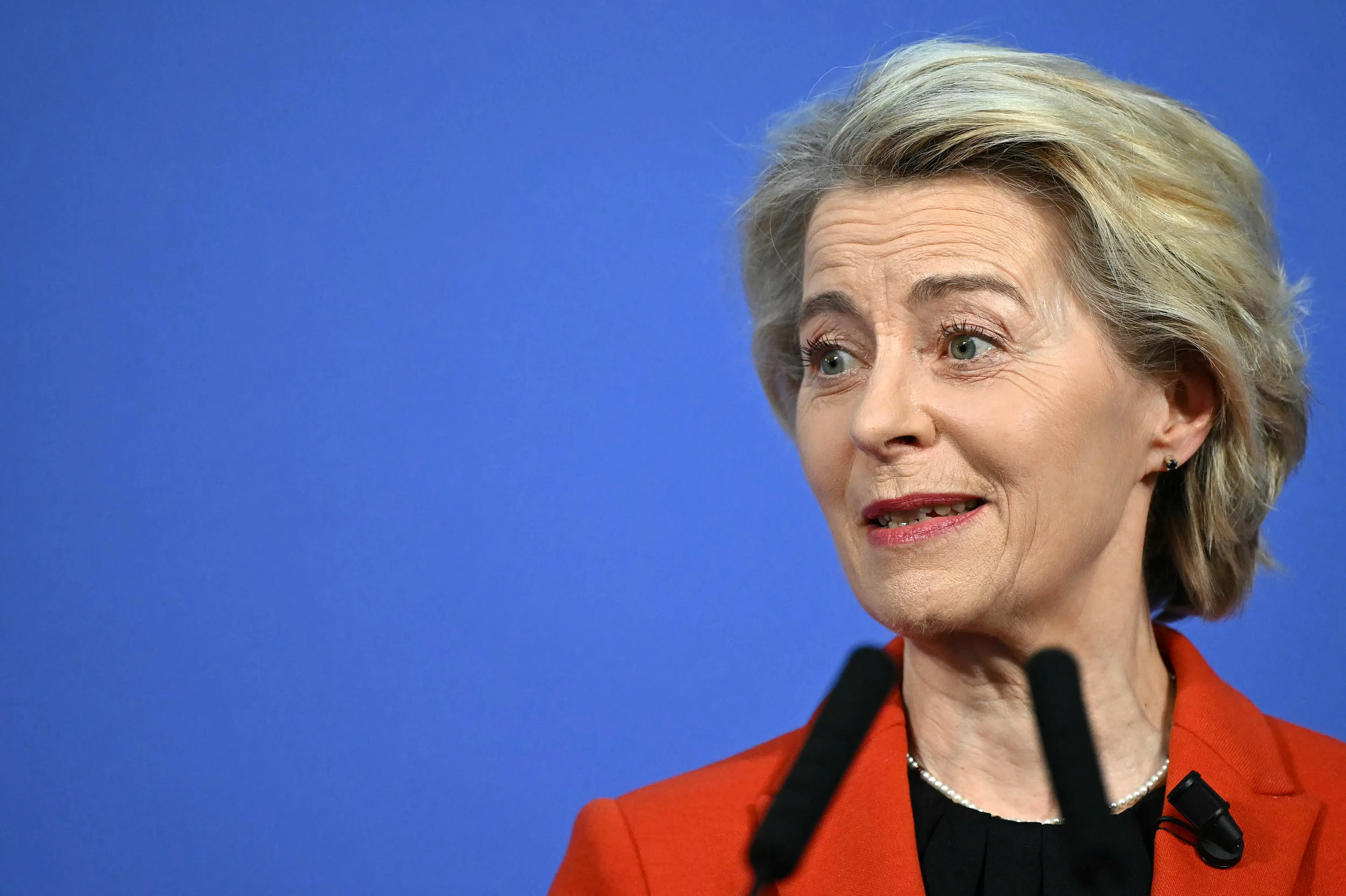A presidente da Comissão Europeia, Ursula von der Leyen | Foto: JUSTIN TALLIS/Pool via REUTERS