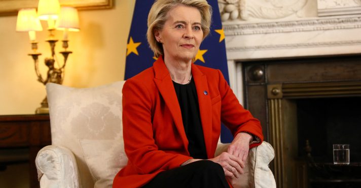 A presidente da Comissão Europeia, Ursula von der Leyen | Foto: Alishia Abodunde/Pool via REUTERS
