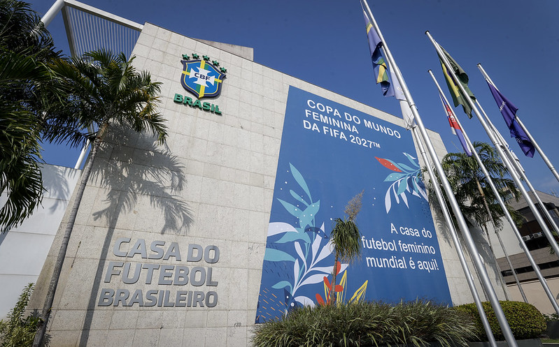 Fachada da CBF em homenagem à Copa do Mundo Feminina da Fifa 2027, que será no Brasil