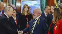 Vladimir Putin, Presidente da Federação da Rússia, e Luiz Inácio Lula da Silva durante jantar oferecido no Grande Palácio do Kremlin, em Moscou, Rússia (7/5/2025) | Foto: Ricardo Stuckert/PR