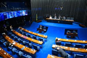 Reajuste para servidores tem peso de R$ 18 bi aos cofres públicos só em 2025