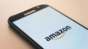 Amazon já investiu cerca de R$ 45 bilhões em inteligência artificial | Foto: Unsplash