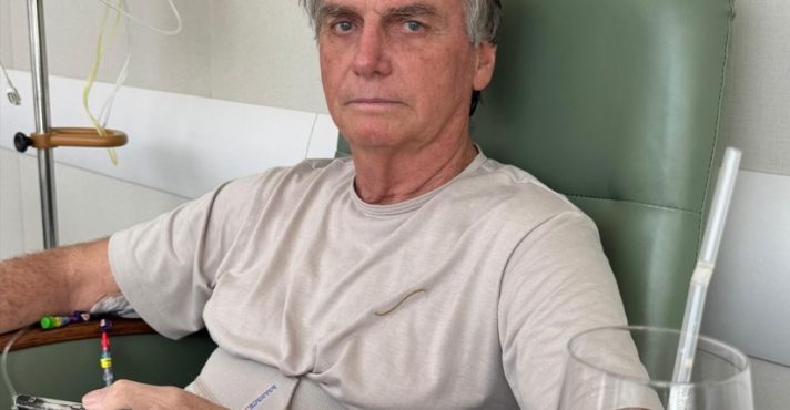 Bolsonaro foi submetido a uma cirurgia no intestino em 13 de abril | Foto: Reprodução/X/@jairbolsonaro