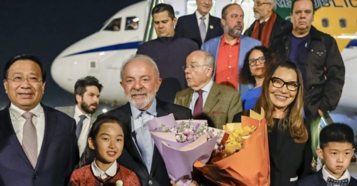 Lula desembarca na China | Foto: Reprodução/Presidência da República