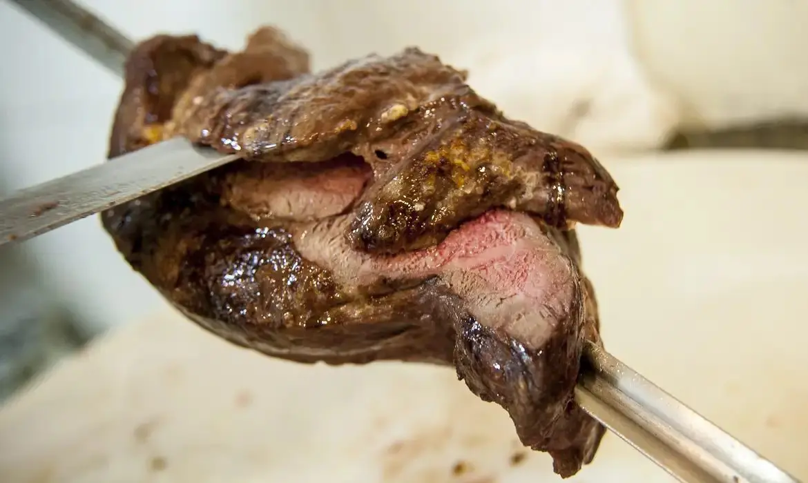 Enquanto em abril de 2024 as vendas da carne brasileira para os EUA somaram cerca de 8 mil toneladas, em abril de 2025 o total exportado saltou para quase 50 mil toneladas | Foto: Antônio Cruz/Arquivo/Agência Brasil