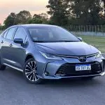 Desde 1992 no mercado brasileiro, o Toyota Corolla já passou por várias reestilizações, mas sua principal virtude, segundo especialistas, é a durabilidade | Foto: Reprodução/Twitter/X
