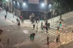Grupos que saíram da cracolândia se concentram em ruas do centro de São Paulo | Foto: Reprodução/Redes sociais