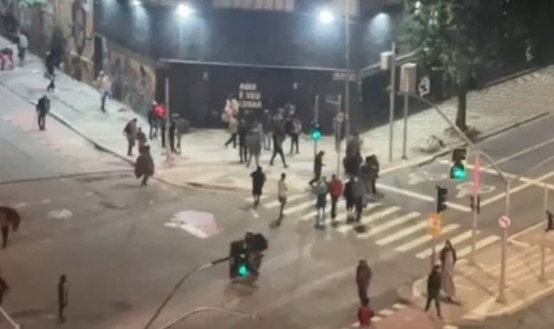Grupos que saíram da cracolândia se concentram em ruas do centro de São Paulo | Foto: Reprodução/Redes sociais