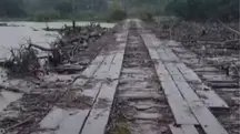 Destruição parcial da ponte do Passo do Umbu, sobre o Rio Ibicuí | Foto: Divulgação/ Defesa Civil