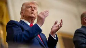 Programa de deportação voluntária pode representar economia de até 70% ao governo Trump | Foto: Daniel Torok/Casa Branca