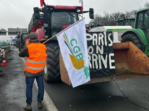 Agricultores na França protestam contra obstrução de projeto que flexibiliza atividade agrícola