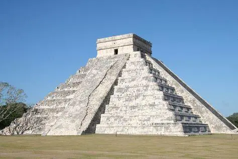 El Castillo foi construído pelos maias na antiga cidade de Chichén Itzá, no Estado mexicano do Yucatán