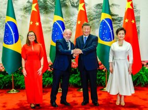 Janja, Lula, Xi Jinping e Peng Liyuan, durante uma reunião em Pequim | Foto: Ricardo Stuckert/ Presidência da República