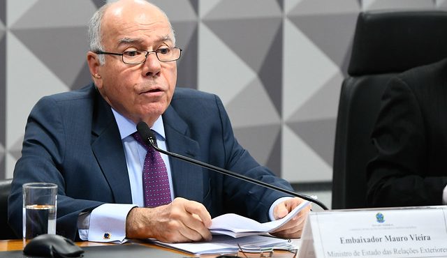 O ministro do Itamaraty, Mauro Vieira, durante depoimento na Comissão de Relações Exteriores e Defesa Nacional (CRE) | Foto: Edilson Rodrigues/Agência Senado