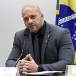 Daniel Silveira é homenageado por parlamentares que destacam sua trajetória na segurança pública e no Congresso Nacional | Foto: Divulgação/Câmara dos Deputados