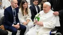 Dias antes de sua morte, papa Francisco manteve encontro com jovens casais: 'No tango, não se trata de uma dança passageira, mas de uma aventura que, com incessante encantamento, dura por toda a vida' | Foto: Divulgação/Vaticano