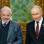 O presidente Lula ao lado de Vladimir Putin em Moscou, Rússia - 9/05/2025