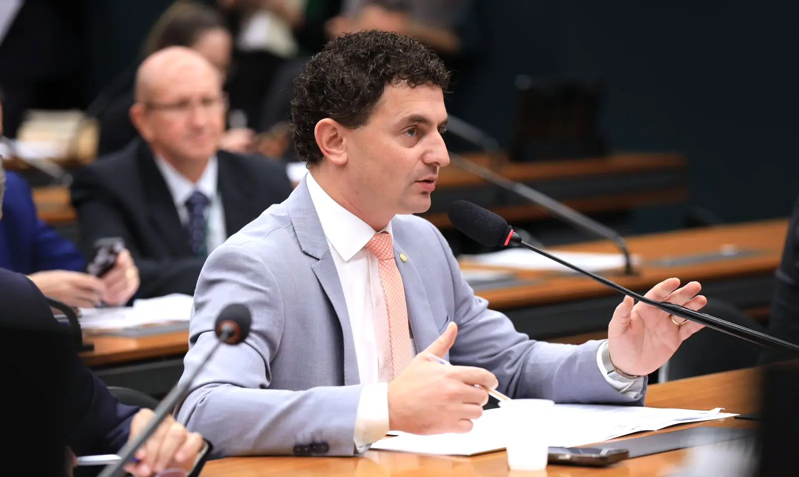 Deputado federal Rafael Pezenti critica proposta de aumentar número de parlamentares