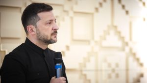 O presidente da Ucrânia, Volodymyr Zelensky, decidiu não participar do diálogo direto que ocorreria em Istambul, na Turquia | Foto: Reprodução/X/@ZelenskyyUa