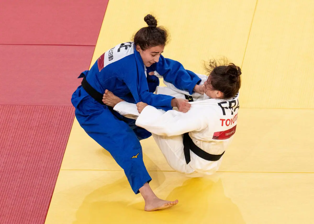 Shahana Hajiyeva durante luta nos Jogos de Tóquio; caso reacendeu debate sobre falhas na fiscalização do esporte paralímpico