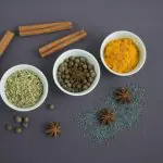 O uso de ervas ou a mistura de temperos em alimentos possuem, de fato, propriedades medicinais | Foto: Reprodução/PXHere