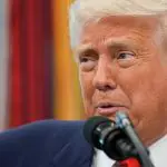 Estados Unidos O presidente dos EUA, Donald Trump, discursa durante a cerimônia de posse do enviado especial Steve Witkoff, no Salão Oval da Casa Branca, em Washington, DC - 6/5/2025 | Foto: Kent Nishimura/Reuters