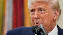 Estados Unidos O presidente dos EUA, Donald Trump, discursa durante a cerimônia de posse do enviado especial Steve Witkoff, no Salão Oval da Casa Branca, em Washington, DC - 6/5/2025 | Foto: Kent Nishimura/Reuters