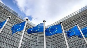 União Europeia tenta pressionar os Estados Unidos ao mesmo tempo em que reconhece os riscos de um rombo bilionário na balança comercial | Foto: Reprodução/Twitter/X