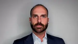 Eduardo Bolsonaro concede entrevista ao Oeste sem Filtro | Foto: Revista Oeste
