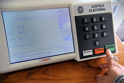 Urna eletrônica, em referência à matéria sobre as eleições internas do PT