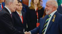 O presidente Luiz Inácio Lula da Silva, em encontro com o presidente da Rússia, Vladimir Putin