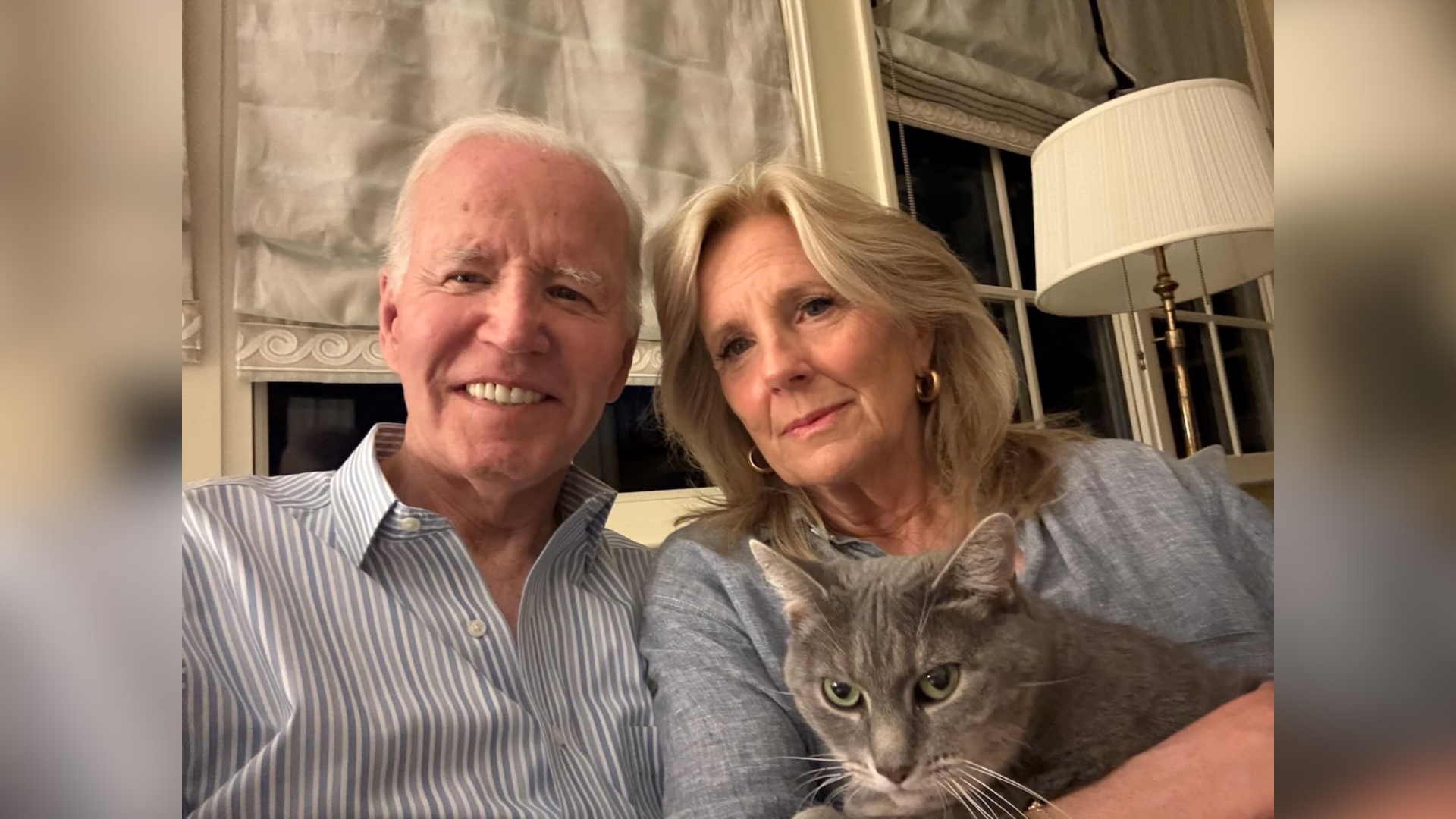 Joe Biden ao lado de sua mulher e gato de estimação | Foto: X/Reprodução