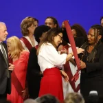 Lula condecora Janja e critica Bolsonaro em reinauguração do Palácio Capanema
