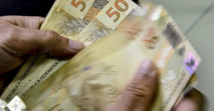 Impostos Governo Dinheiro