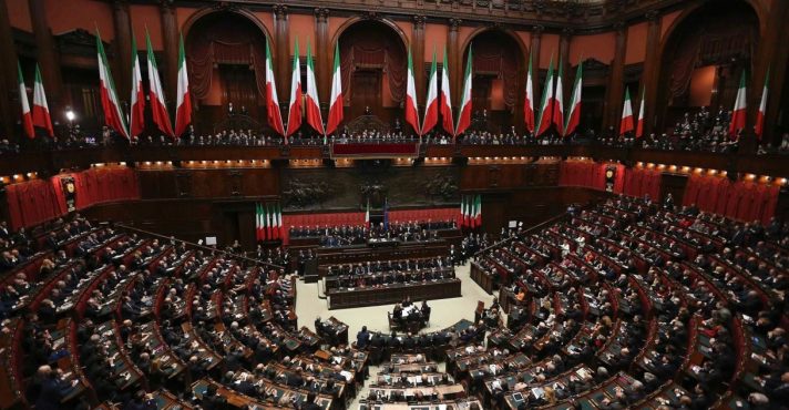 Plenário do Parlamento da Itália | Foto: Reuters