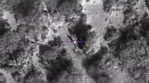 Imagem aérea divulgada pela Casa Branca mostra mira digital focalizando alvos em área rural da Somália | Foto: White House/Reprodução