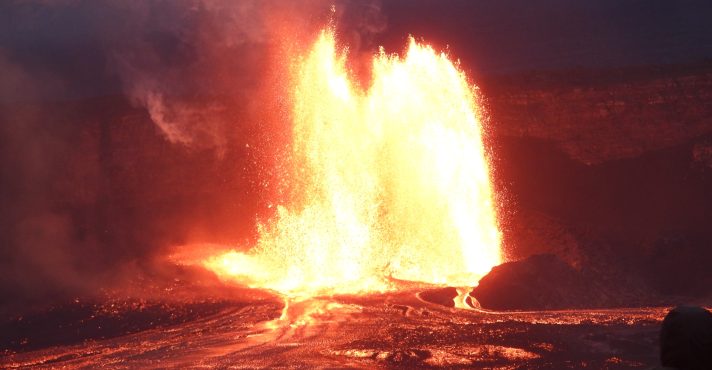 Vulcão Kilauea entra em erupção pela 23ª vez na história; veja vídeos