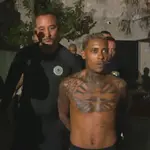 MC Poze do Rodo é conduzido por policiais no Rio de Janeiro | Foto: Reprodução/Redes sociais