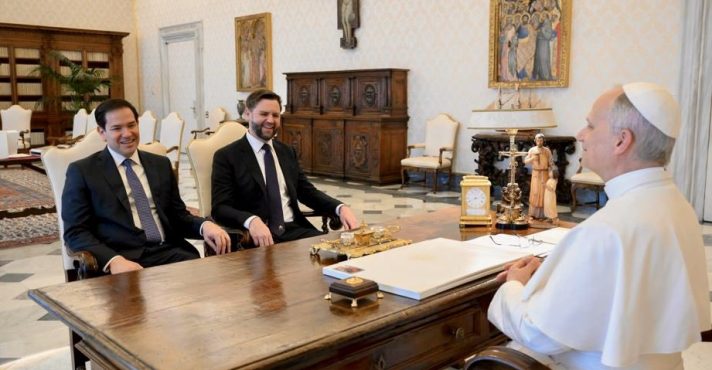 Marco Rubio e JD Vance com o papa Leão XIV