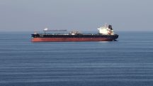 Petroleira navegando no estreito de Hormuz | Foto: REUTERS/Hamad I Mohammed/File Photo