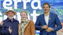Presidente da República, Luiz Inácio Lula da Silva; ministra-chefe da Secretaria de Relações Institucionais da Presidência da República, Gleisi Hoffmann e o ministro da Fazenda, Fernando Haddad, em alusão à nota sobre os aviões da FAB