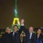 Lula e Janja em viagem a Paris, ao lado do presidente francês e da primeira-dama