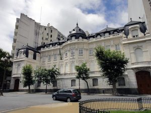 Palácio Pereda, residência do embaixador do Brasil em Buenos Aires, visto da Praça Carlos Pellegrini