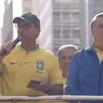 Senador Flávio Bolsonaro (PL-RJ) discursando na manifestação que ocorreu na Avenida Paulista | Foto: Reprodução/Redes sociais