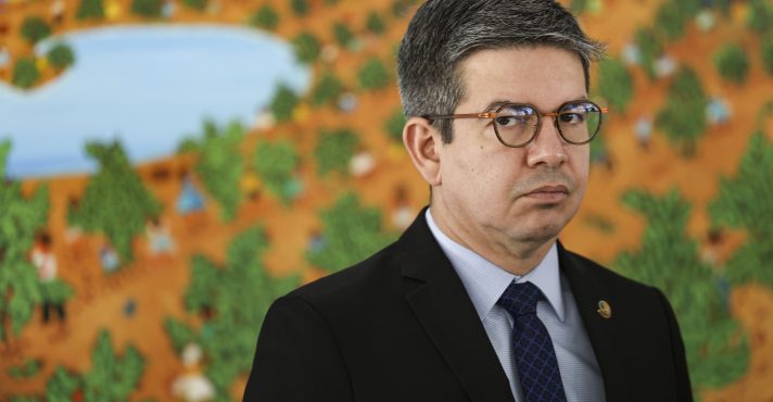 O material trazido à tona por Bolsonaro mostra Randolfe Rodrigues afirmando que Moraes e o ministro Dias Toffoli estavam ‘levando as instituições, notadamente o STF, a um nível de esgarçamento total’ | Foto: Marcelo Camargo/Agência Brasil