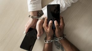 Com o parecer do STF, as plataformas serão responsabilizadas se não removerem o conteúdo depois da notificação da vítima que se sentiu ofendida com a publicação | Foto: Reprodução/Freepik