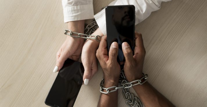 Com o parecer do STF, as plataformas serão responsabilizadas se não removerem o conteúdo depois da notificação da vítima que se sentiu ofendida com a publicação | Foto: Reprodução/Freepik