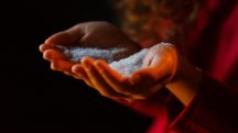 O volume total de cocaína produzida globalmente no ano passado representa uma cifra 34% maior que a de 2022 | Foto: Freepic-diller/Freepik