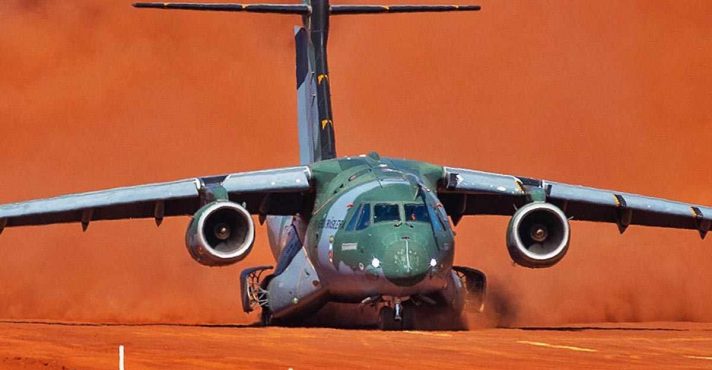 O cargueiro brasileiro KC-390: vendas crescentes como alternativa ao tradicional Hércules C-130, de fabricação norte-americana | Foto: Divulgação/Embraer