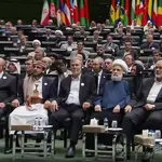 Da esquerda para a direita: Geraldo Alckmin; o porta-voz dos Houthi, Mohammed Abdulsalam; o líder da Jihad Islâmica, Ziyad Al-Nakhalah; o vice-líder do Hezbollah, o general Naim Assem; e Ismail Haniyeh, líder do Hamas morto horas depois em ataque no Teerã - 30/7/2024 | Foto: Press TV